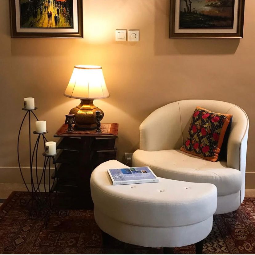 White Swivel Chair With Ottoman